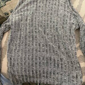 Kendall and Kylie totally adorable cold shoulder gray long sleeve top